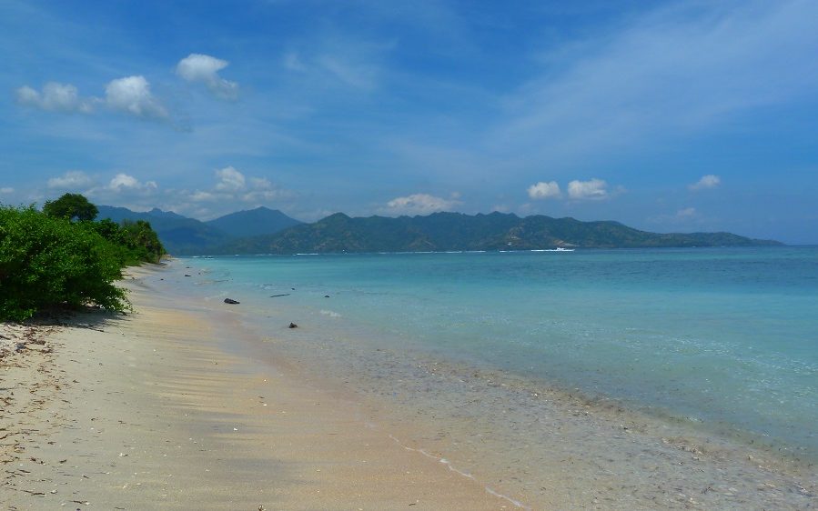 Les plages bordent Gili Air sans fin