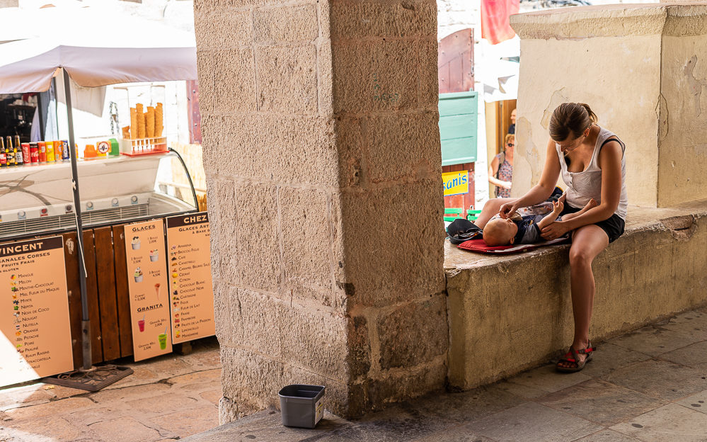 Change en pleine rue