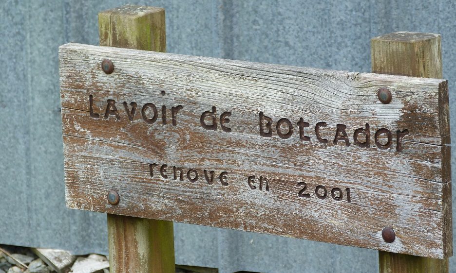 Monts arree lavoir botcador finistere