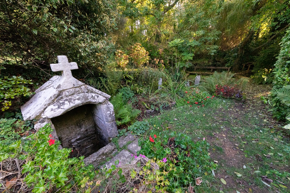 Chapelle saint tugdual fontaine lavoir