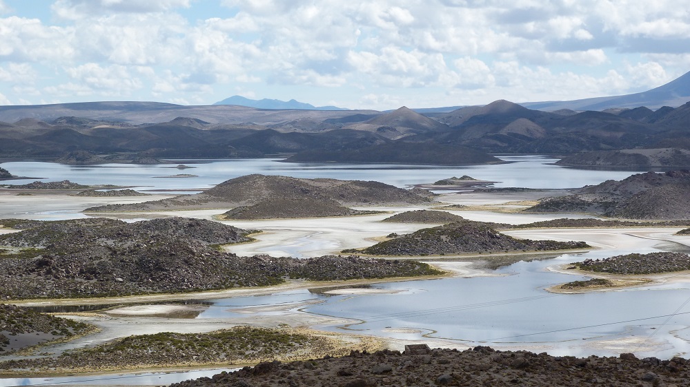 Laguna cotacotani lauca