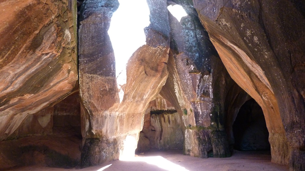 Cave ciudad de itas