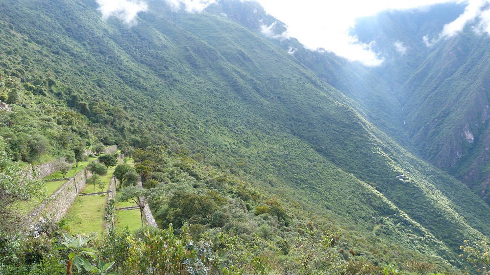 Choquequirao terrasses flanc montagne