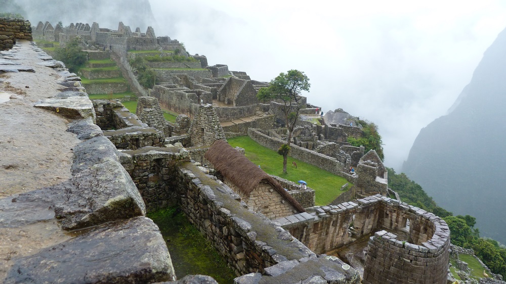 Machu Picchu temple soleil