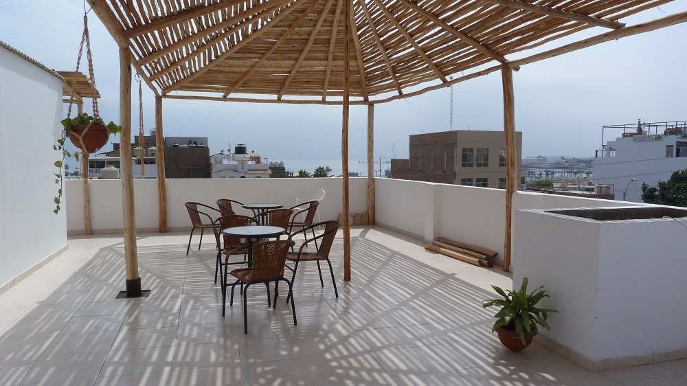 Terrasse backpacker house paracas