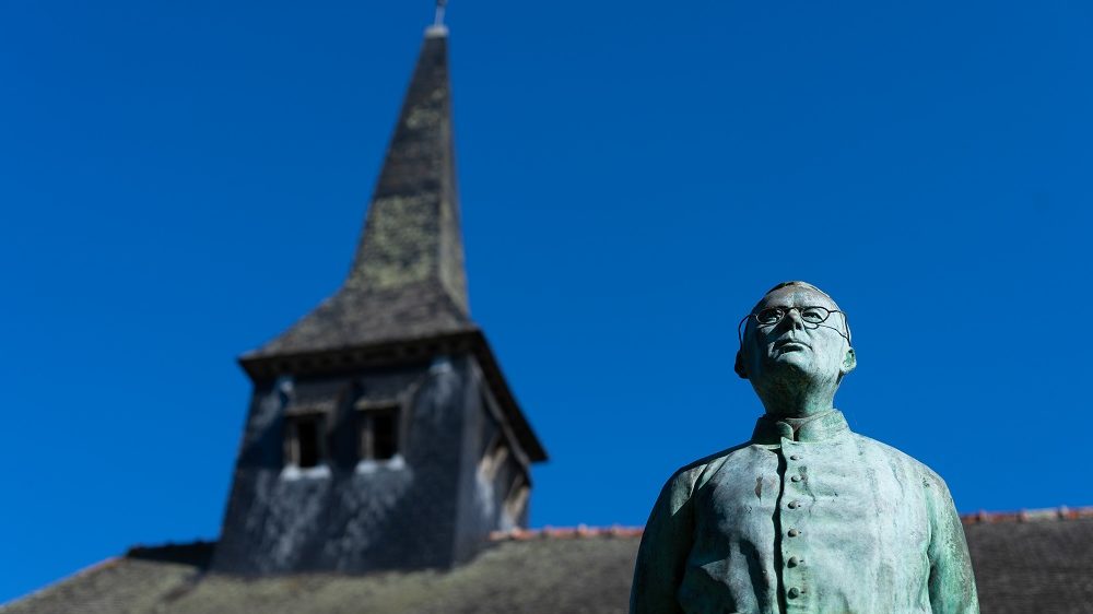 broceliande eglise graal trehorenteuc abbe gillard