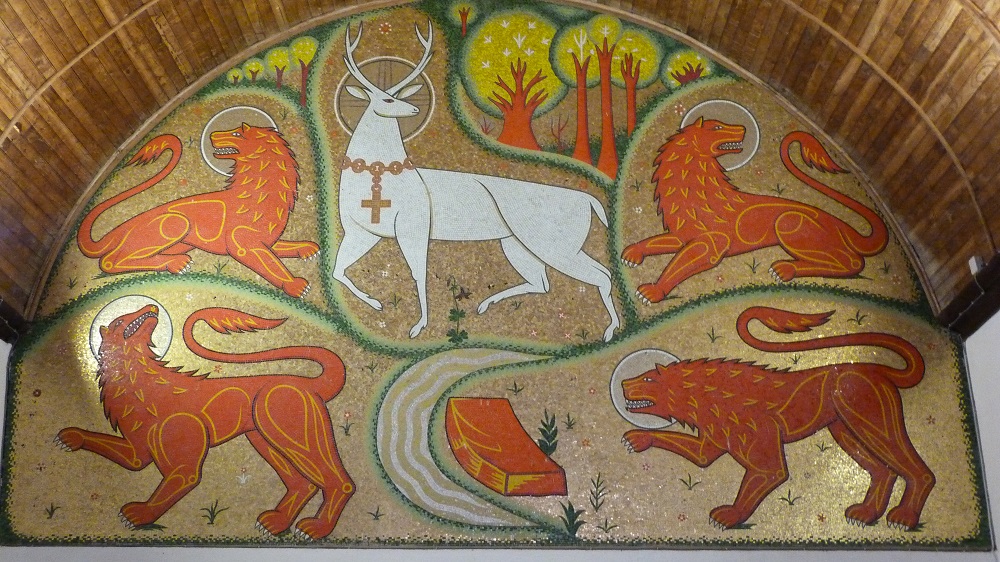 broceliande eglise graal trehorenteuc cerf lions