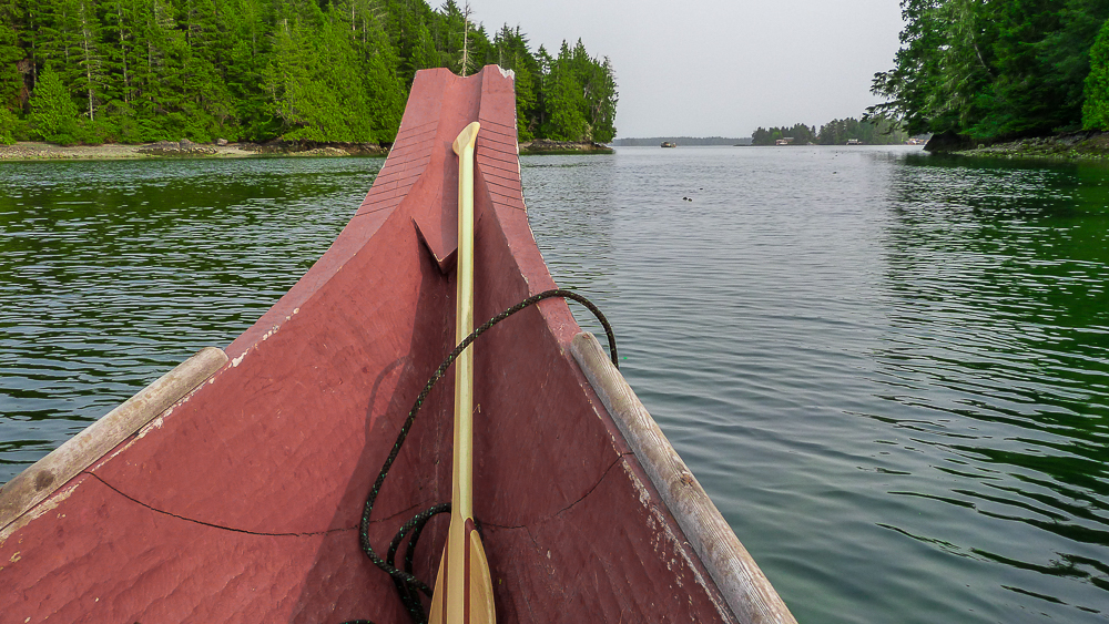 Tofino-canoe-indien